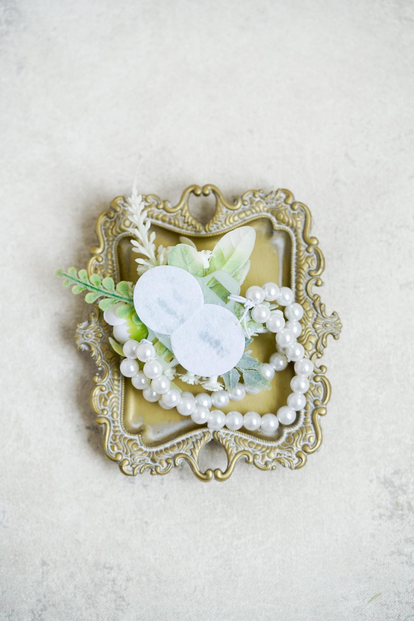 Personalized White Rose Pearl Bracelet Corsage, Gift for Mom, Bridesmaid, Beach Wedding, Baby Shower, Bridal Accessories, Prom Boutonniere