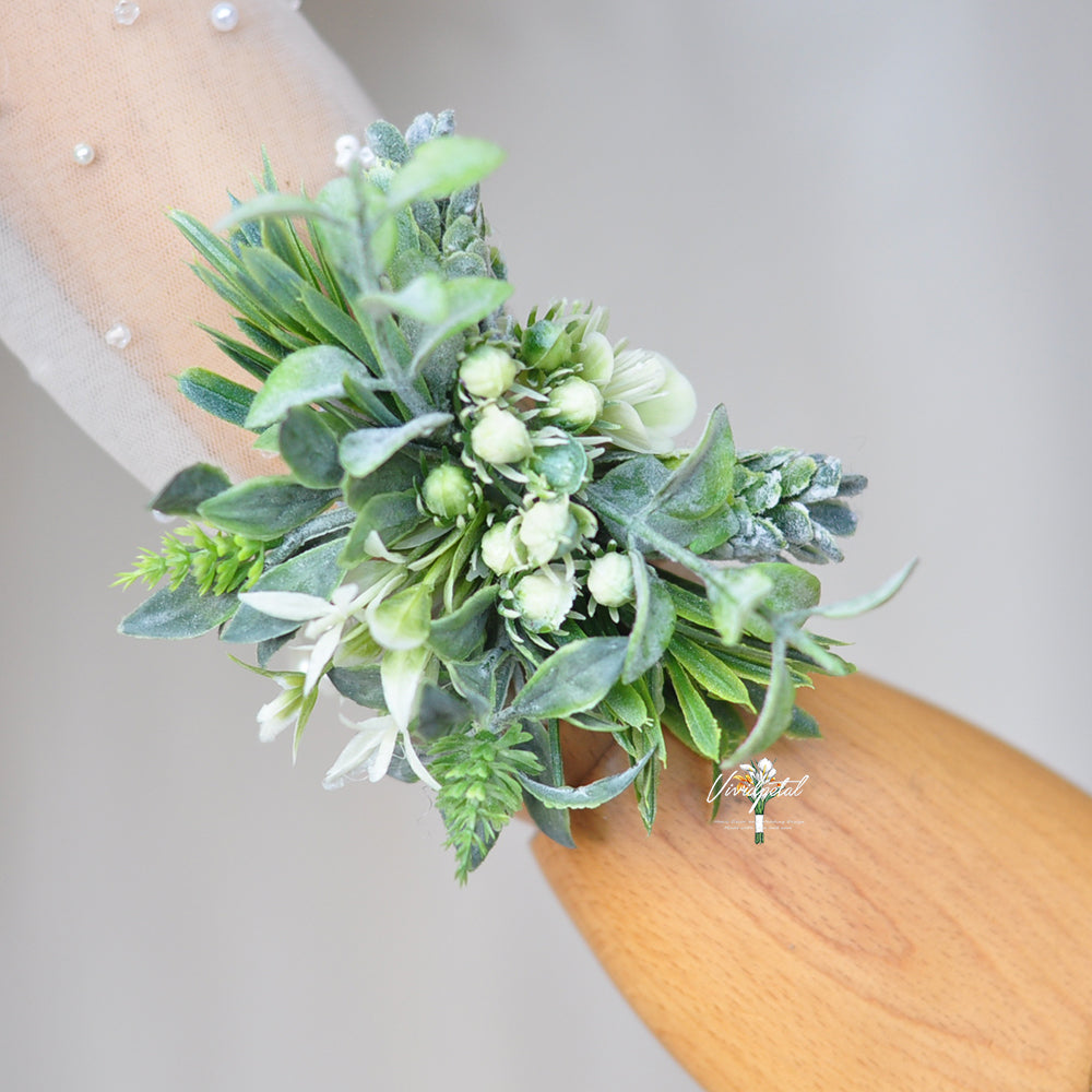 Foliage corsage/rustic grass corsage/mother corsage/spring wedding corsage/pearl bracelet corsage/full green corsage