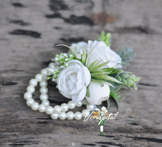 Wrist corsage/white rose corsage/mother corsage/bridesmaid corsage/flower girl corsage/wedding corsage/botanical pearl corsage/rustic corsage