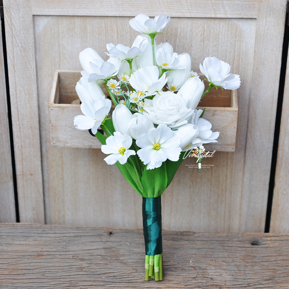 White tulip bouquet/real touch tulip bouquet/rose bouquet/rustic wedding bouquet/bridal bouquet/bridesmaids bouquet/flower girl bouquet