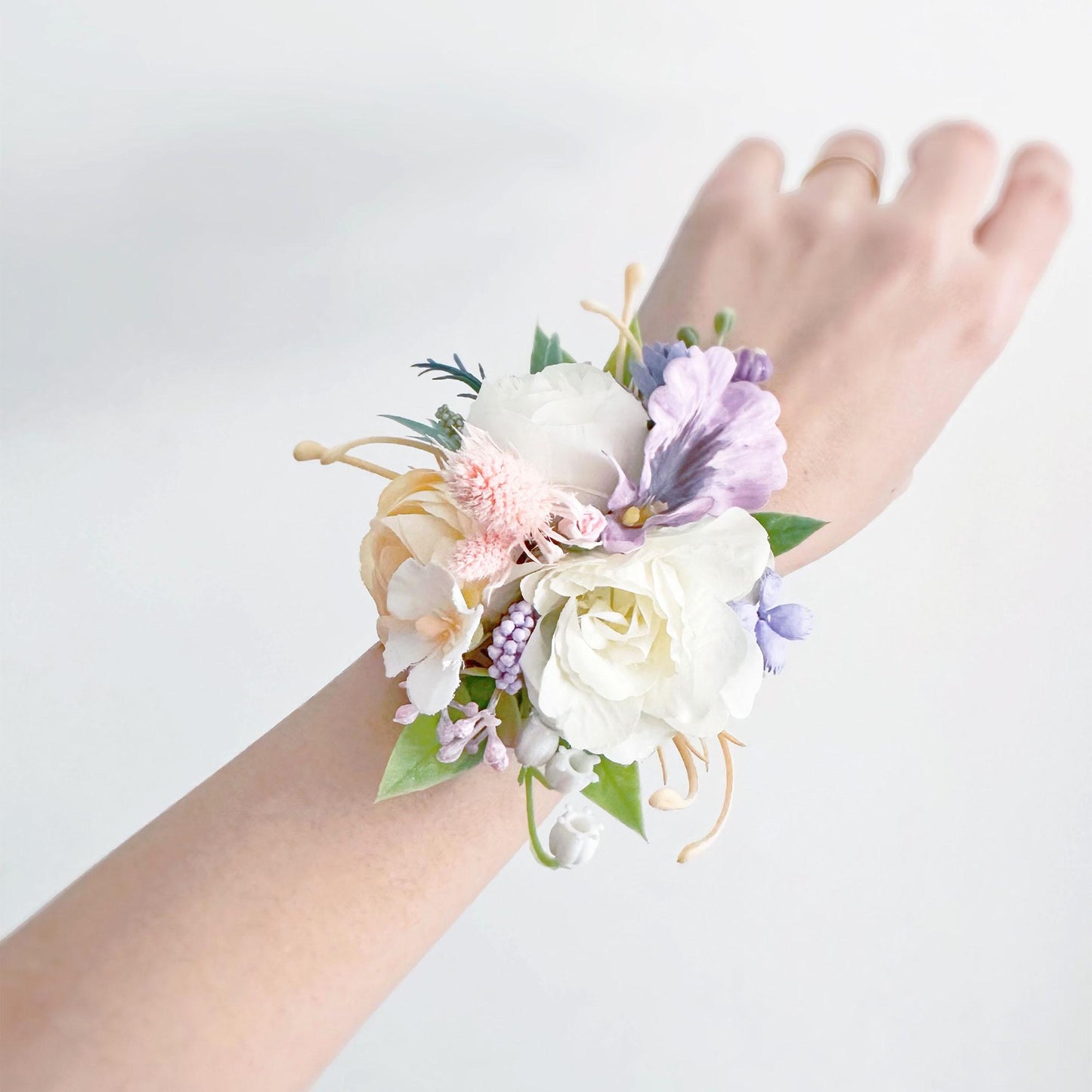 Dried Wildflower Pearl Bracelet Wrist Corsage Gift for Mom, Prom, Bridesmaid Gift, Elegant Wedding, Bridal Accessories, Best Man Boutonniere