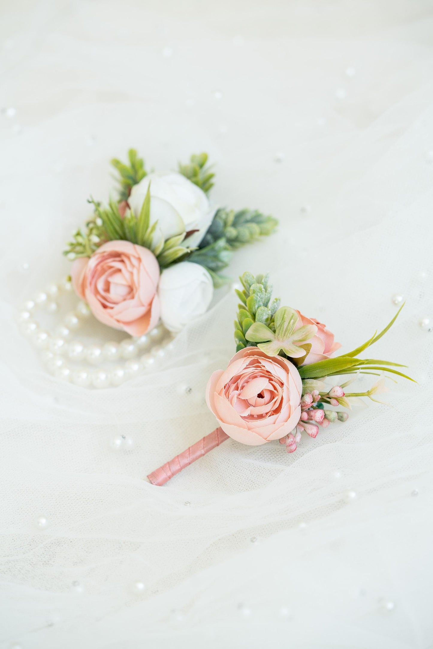 Dusty Rose Corsage for Romantic Wedding, Silk Ranunculus Pearl Bracelet Gift for Her, Flower Girl Corsage, Rustic Rose Prom Pin, Boutonniere