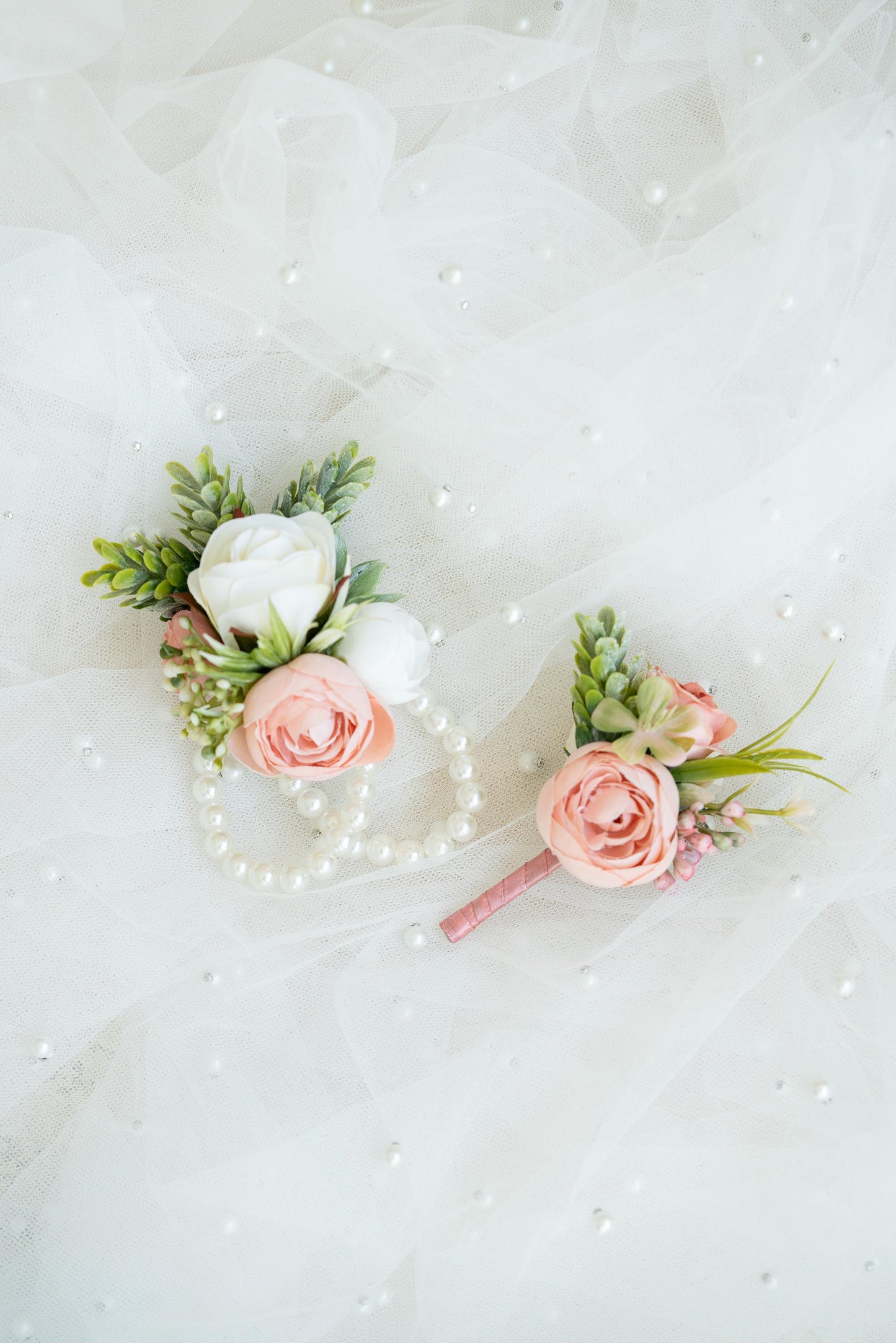 Dusty Rose Corsage for Romantic Wedding, Silk Ranunculus Pearl Bracelet Gift for Her, Flower Girl Corsage, Rustic Rose Prom Pin, Boutonniere