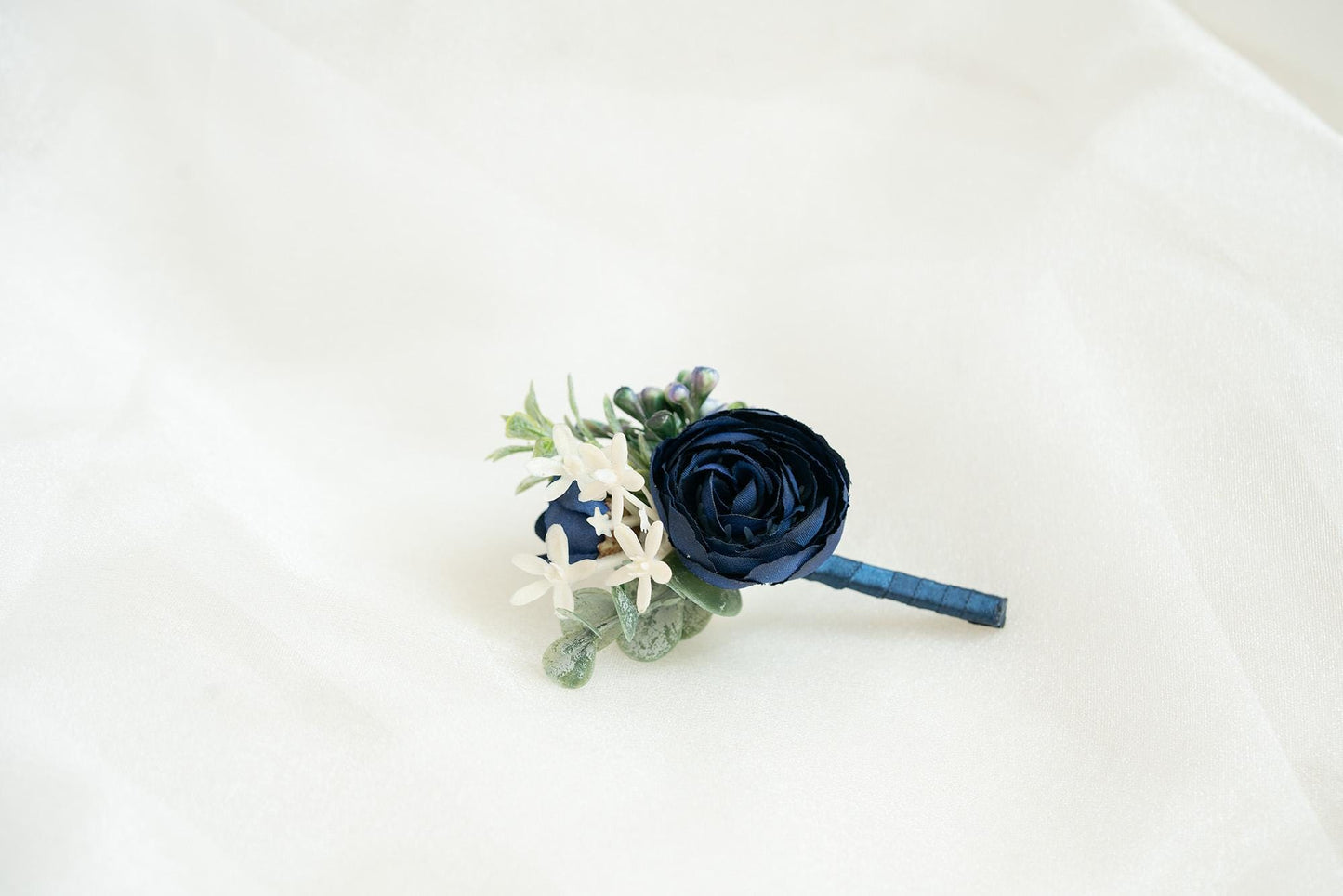 Rose Bud & Silk Navy Blue Ranunculus Orchid Corsage for Wedding, Pearl Bracelet for Bridesmaid, Flower Girl, Prom Boutonniere for Groomsmen