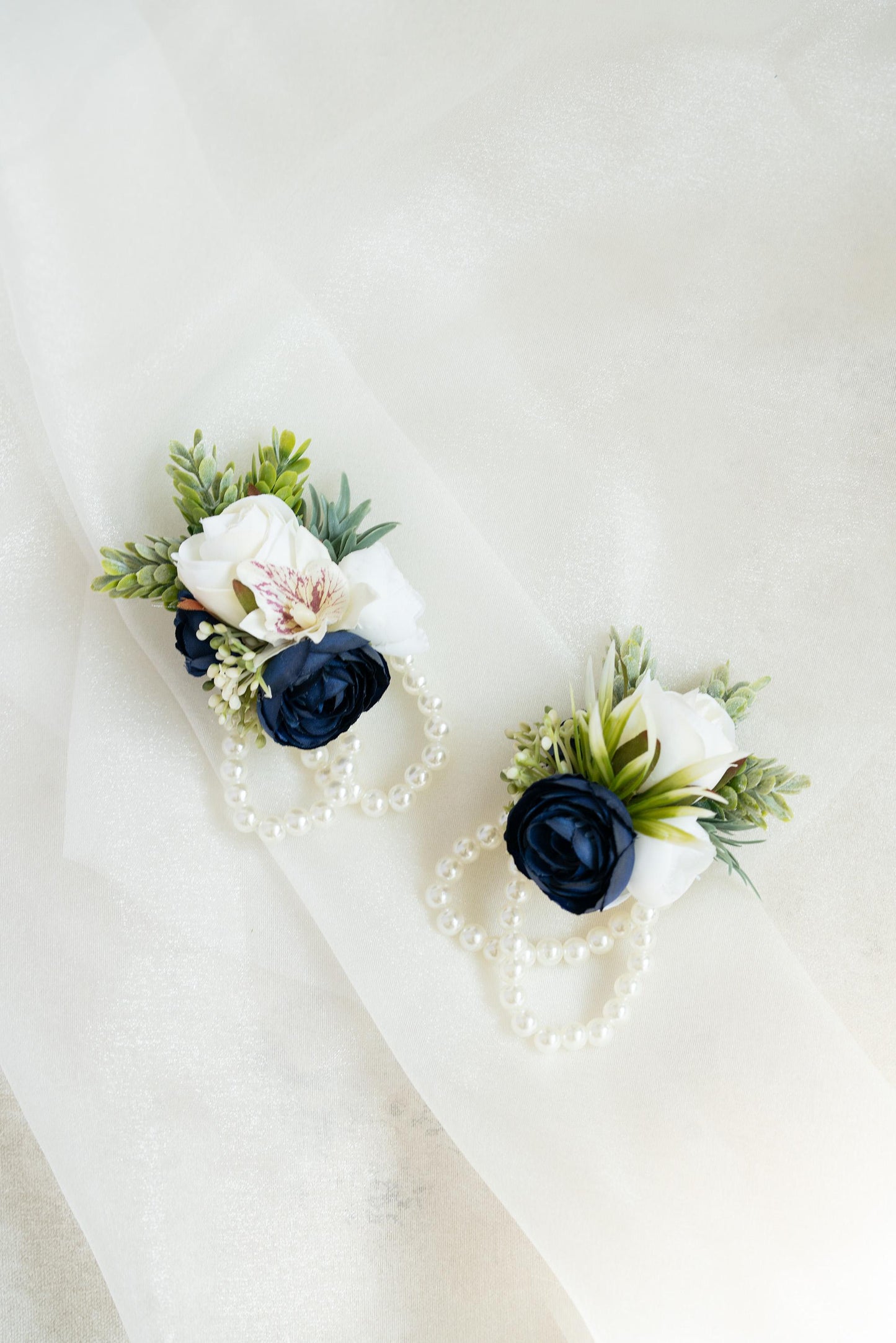 Rose Bud & Silk Navy Blue Ranunculus Orchid Corsage for Wedding, Pearl Bracelet for Bridesmaid, Flower Girl, Prom Boutonniere for Groomsmen