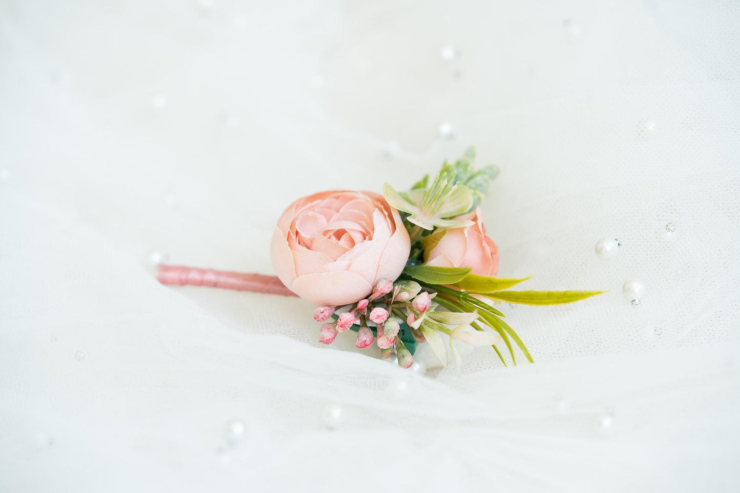 Dusty Rose Corsage for Romantic Wedding, Silk Ranunculus Pearl Bracelet Gift for Her, Flower Girl Corsage, Rustic Rose Prom Pin, Boutonniere