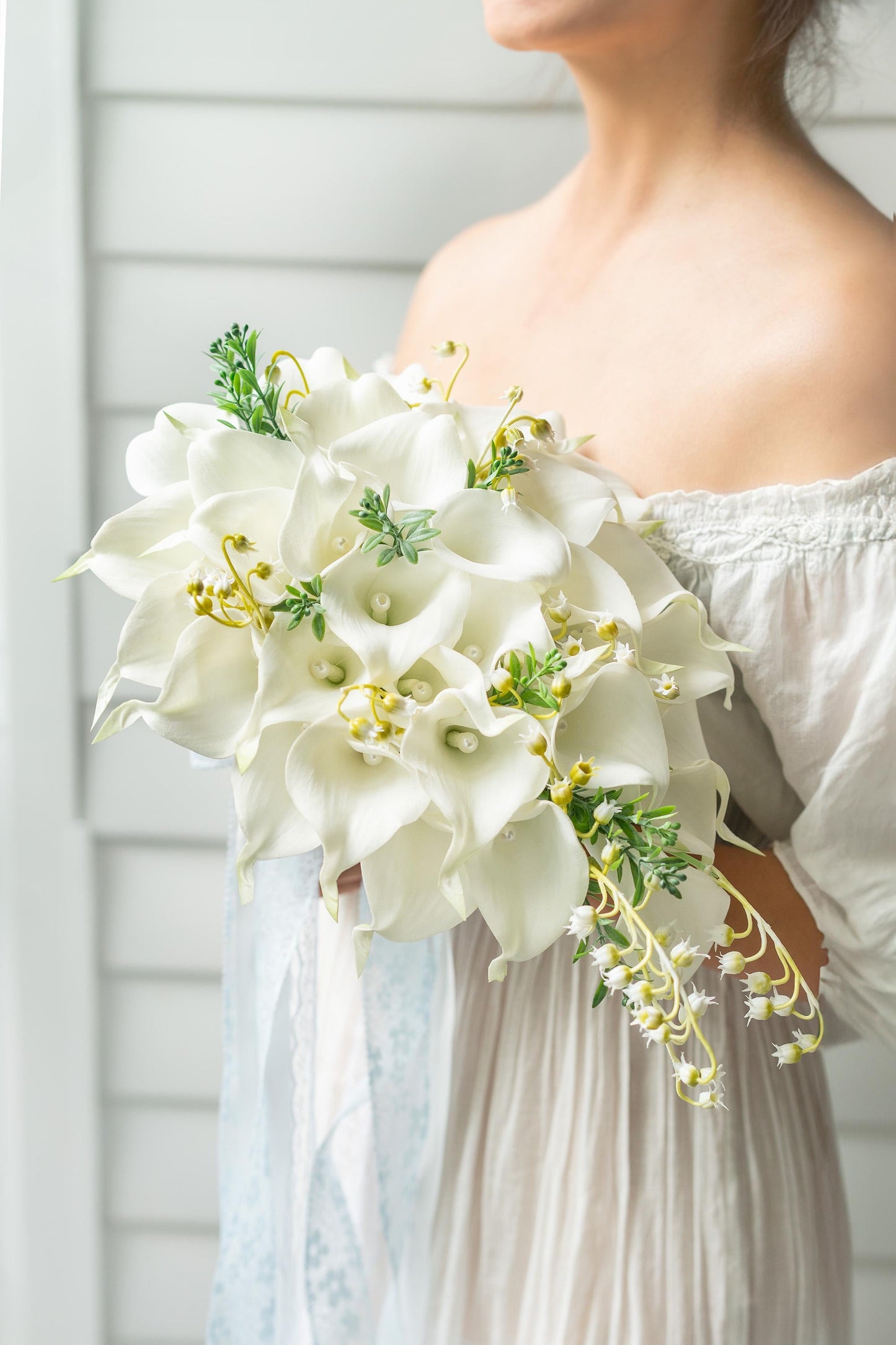 Ivory White Calla Lily Bouquet, Cascading Bridal Bouquet, Real Touch Calla Lily Teardrop Bouquet, Rustic Wedding Bridesmaids Bouquet