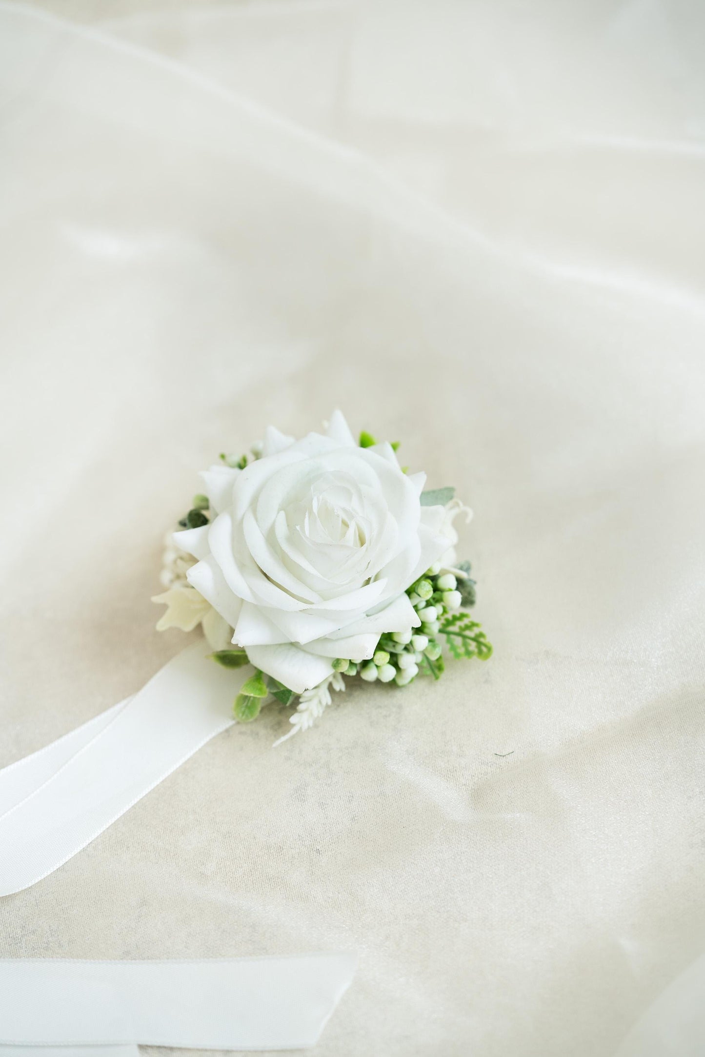 Real Touch White Rose Pearl Bracelet Wrist Corsage Gift for Her Bridesmaid, Prom Gift, Princess Wedding Bridal Accessories Gift, Boutonniere