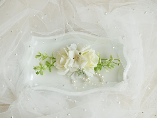 Rustic White Rose Pearl Bracelet Wrist Corsage with Hydrangeas, Prom Pearl Bracelet, Flower Girl Corsage, Best Man Boutonniere Gift