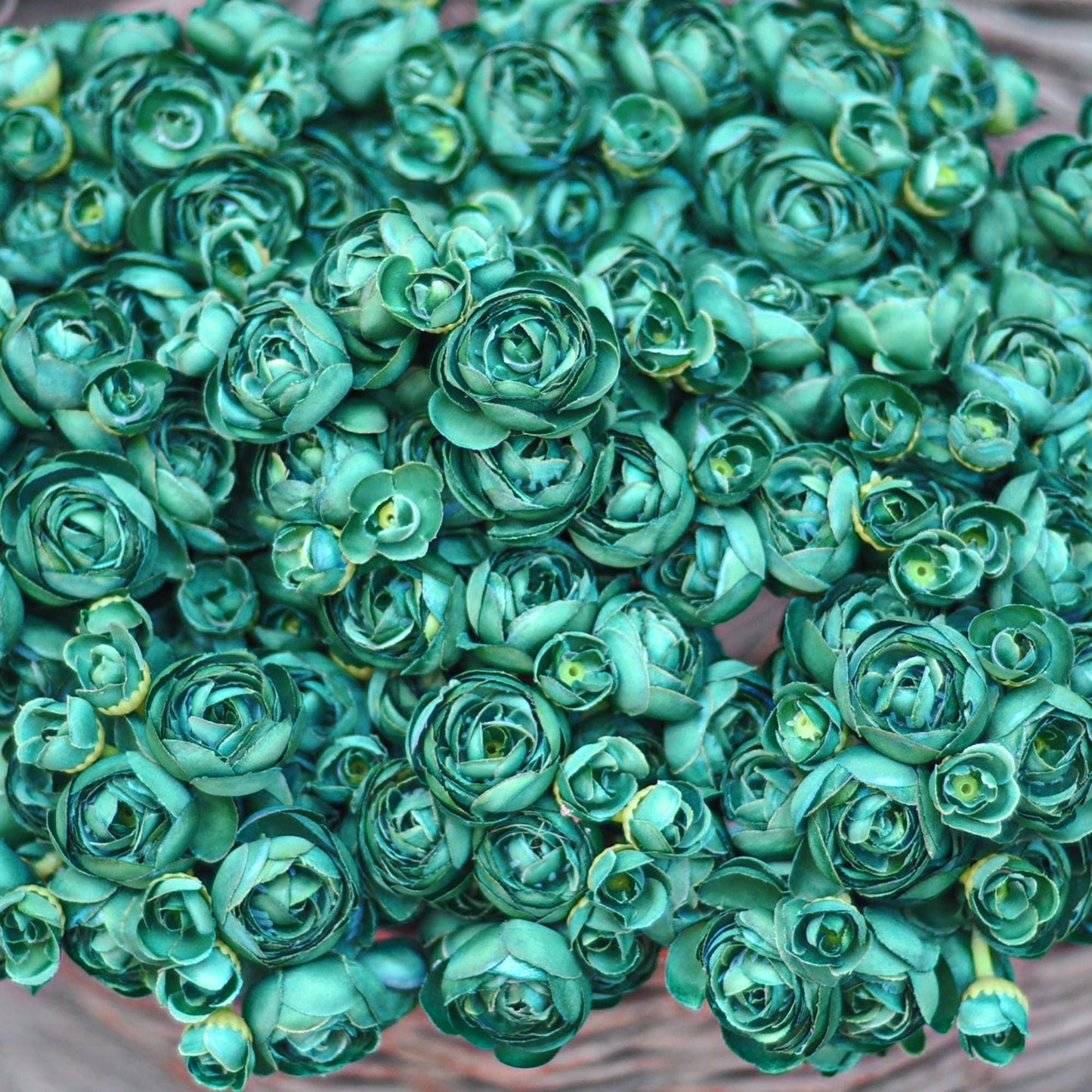 Vintage Green Rose Stems – Faux Flower Bundle Perfect For DIY Wedding Bouquet, Wreath, Silk Ranunculus Centerpiece, Crafts & Arrangements