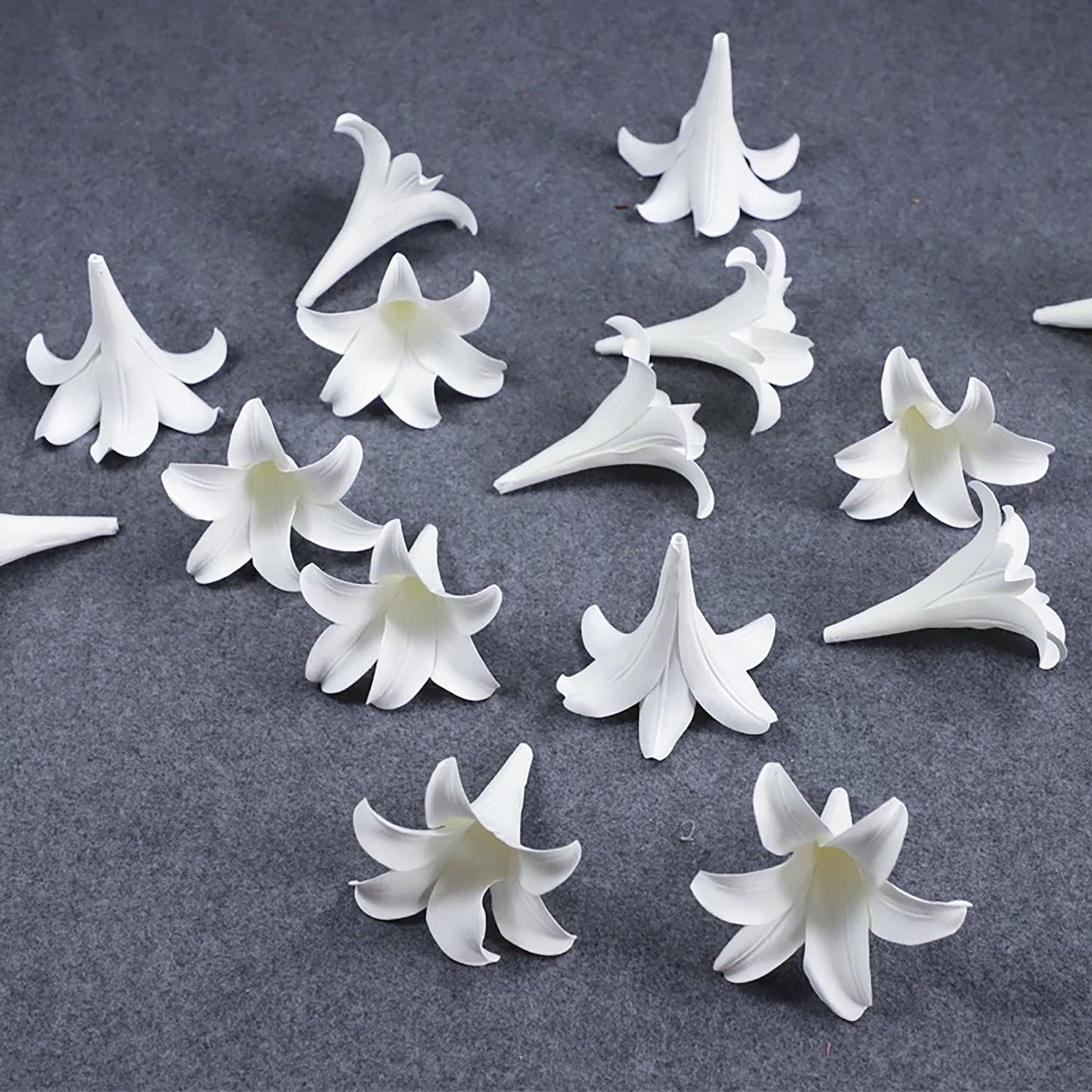 10PCS White EVA Lily Flower Hanging Decor – Eco-Friendly Flower Heads for Enchanted Garden Weddings, Christmas Tree Styling & Holiday Decor